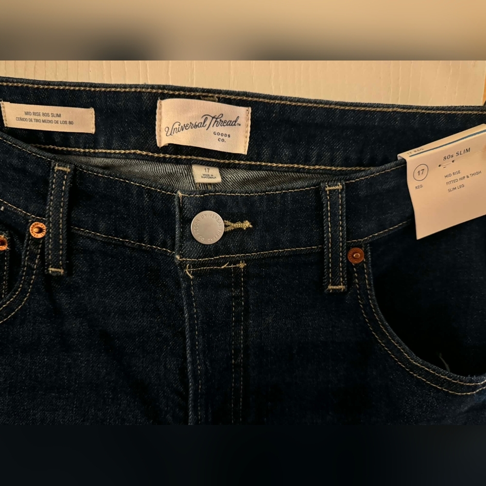 Universal Thread Women's Dark Blue Straight Jeans - Picture 3 of 4